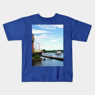 Kingston NY - Cabin Cruiser on Rondout Creek Kids T-Shirt